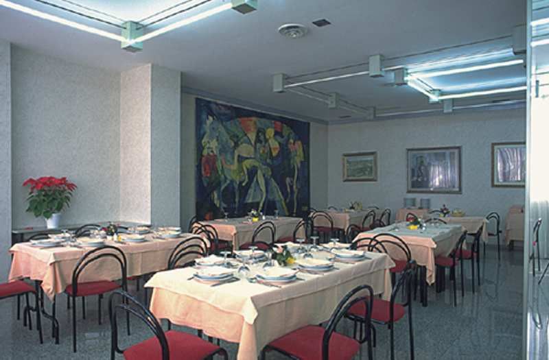 Hotel Califfo Quartu SantʼElena Exterior foto